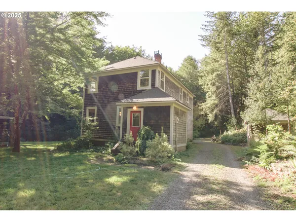 $1,040,000 | 92976 Deadwood Creek Road, Deadwood, OR 97430
