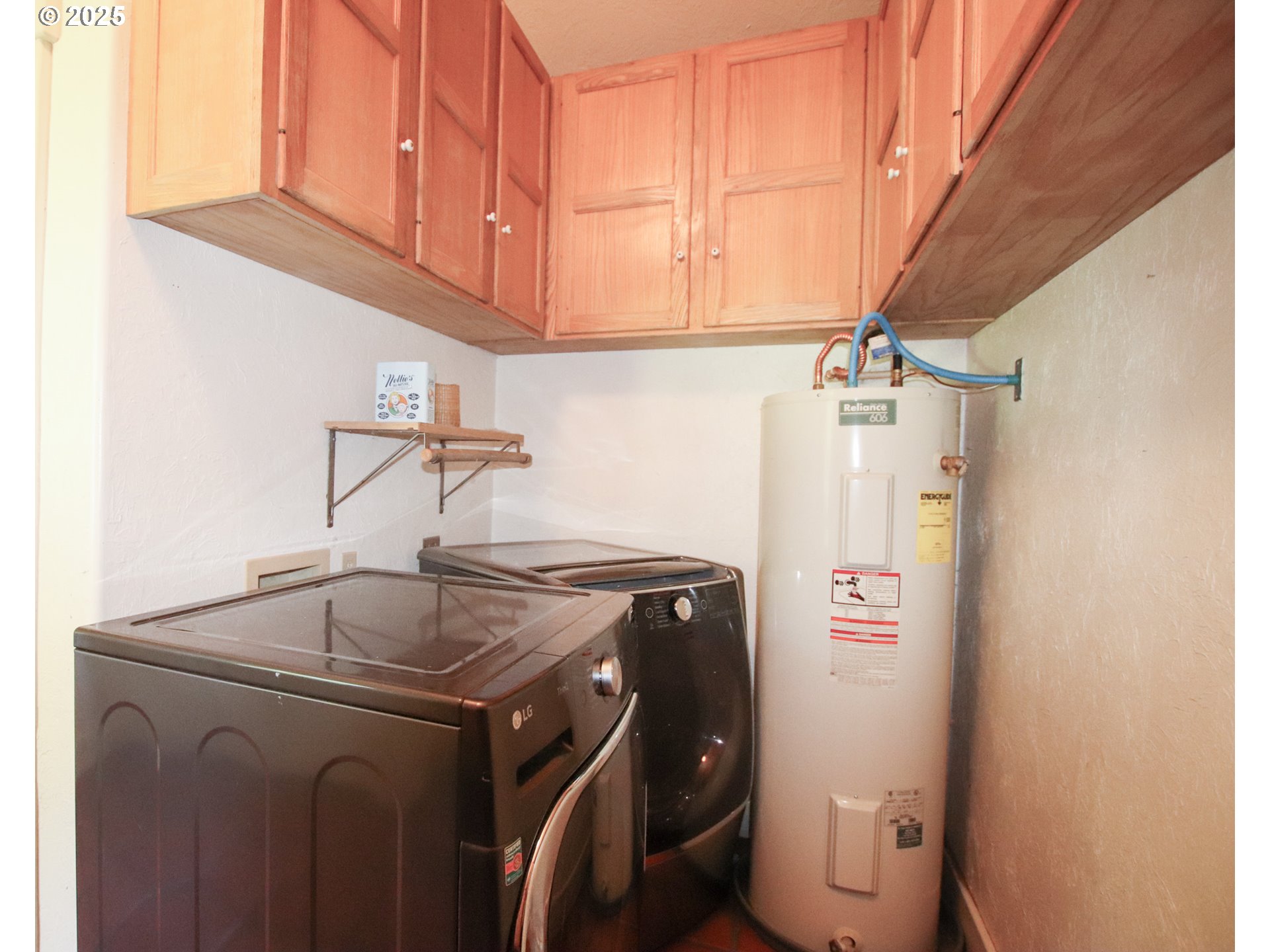 92976 Deadwood Creek Road Deadwood, OR 97430 - Photo 17 of 46 a utility room with dryer and washer