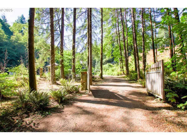 $995,000 | 92976 Deadwood Creek Road, Deadwood, OR 97430