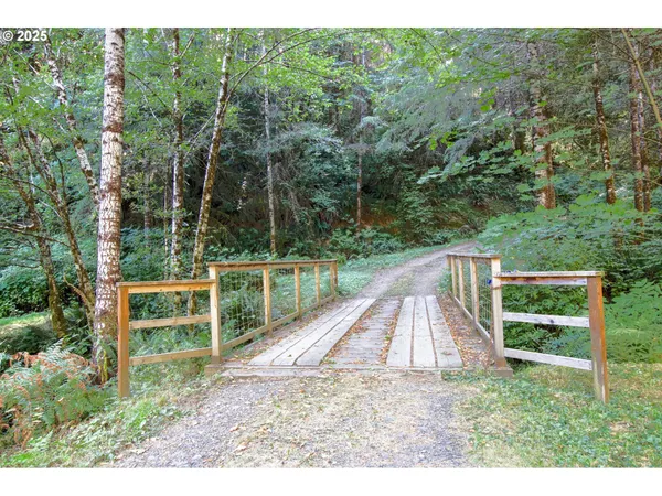 $995,000 | 92976 Deadwood Creek Road, Deadwood, OR 97430