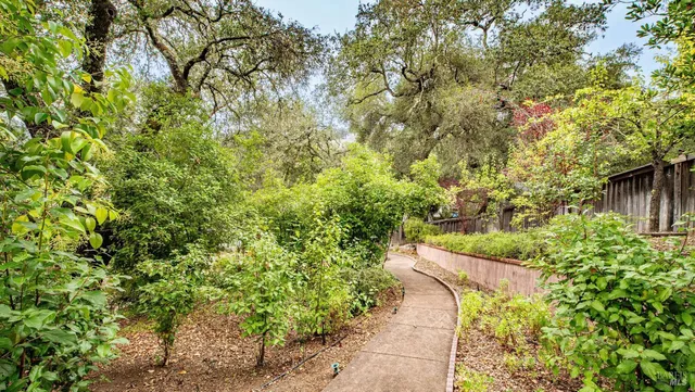 $1,280,000 | 113 Heidi Lane, Cloverdale, CA 95425