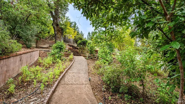 $1,280,000 | 113 Heidi Lane, Cloverdale, CA 95425