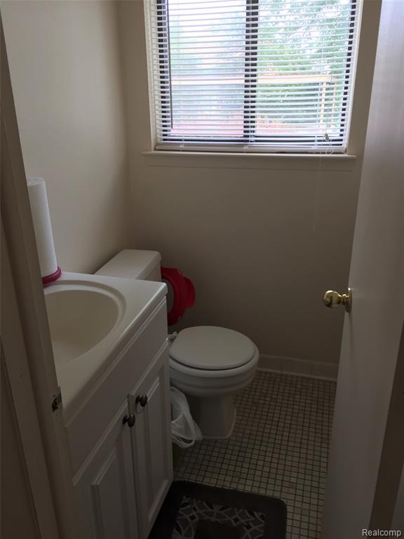 23680 Lahser Road Southfield, MI 48033 - Photo 6 of 18