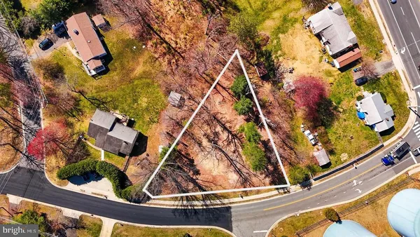 $400,000 | 12205 Waples Mill Road, Oakton, VA 22124