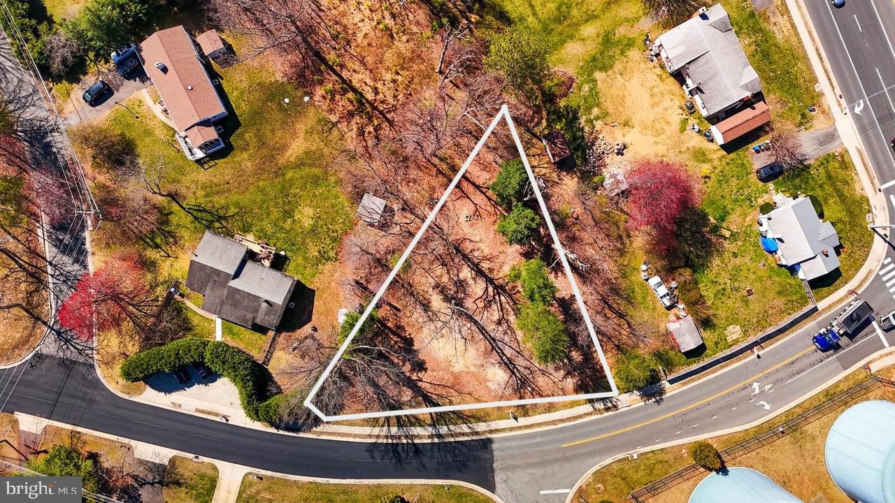 12205 Waples Mill Road Oakton, VA 22124 - Photo 4 of 4 Property line