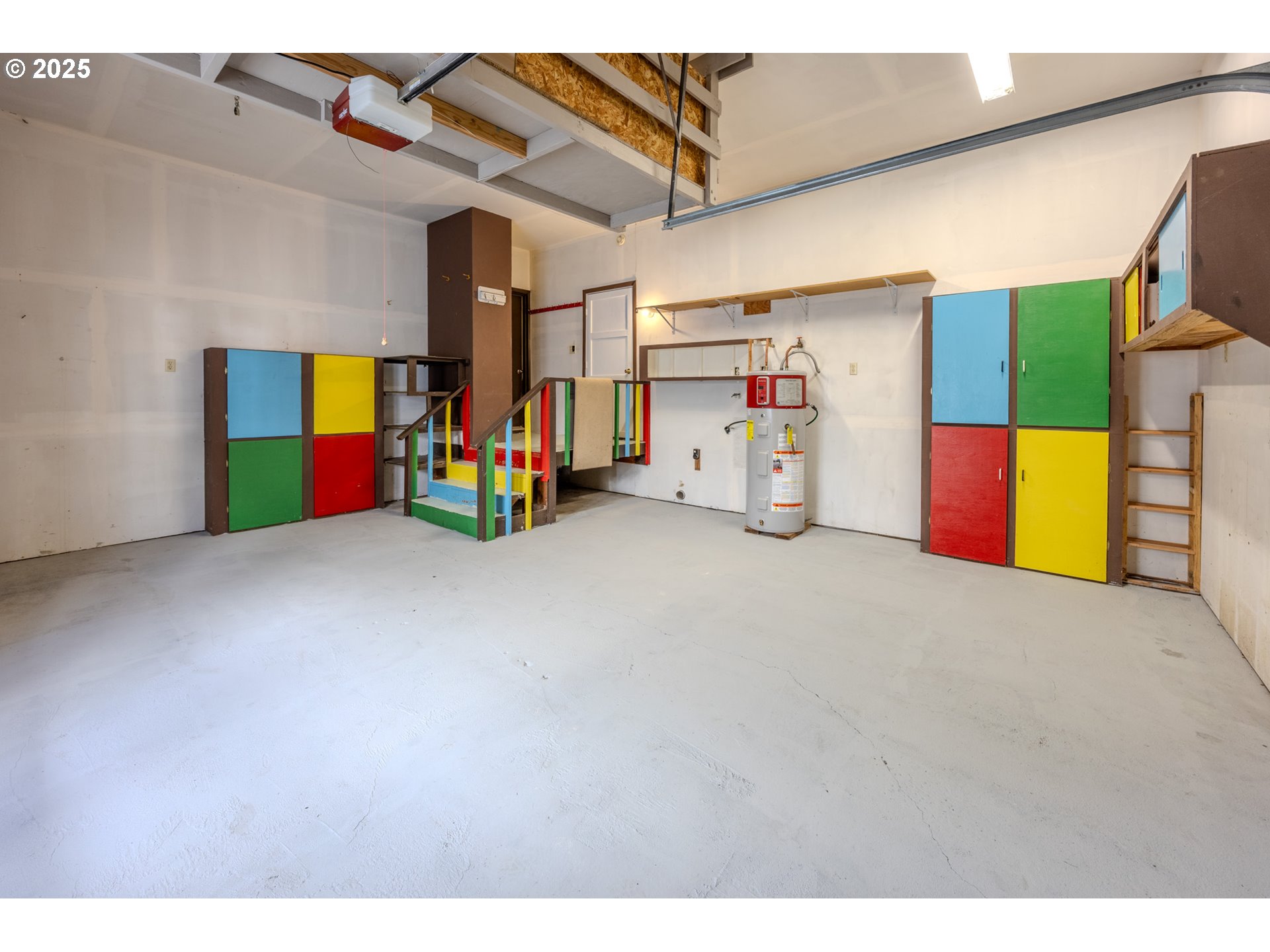 87830 Terrace View Drive Florence, OR 97439 - Photo 24 of 43 Garage