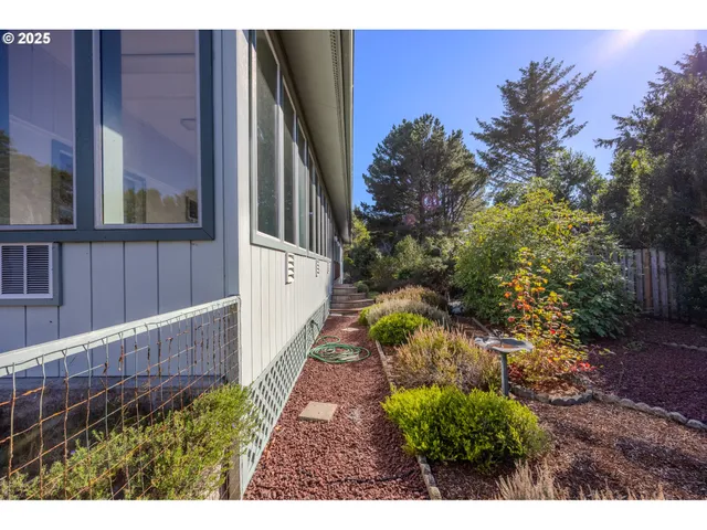 $435,000 | 87830 Terrace View Drive, Florence, OR 97439