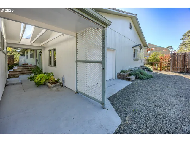 $435,000 | 87830 Terrace View Drive, Florence, OR 97439