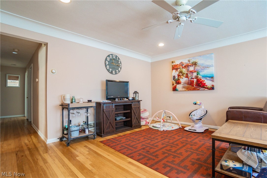 23938 Knickerbocker Road Bay Village, OH 44140 - Photo 9 of 31 Gallery Image 9