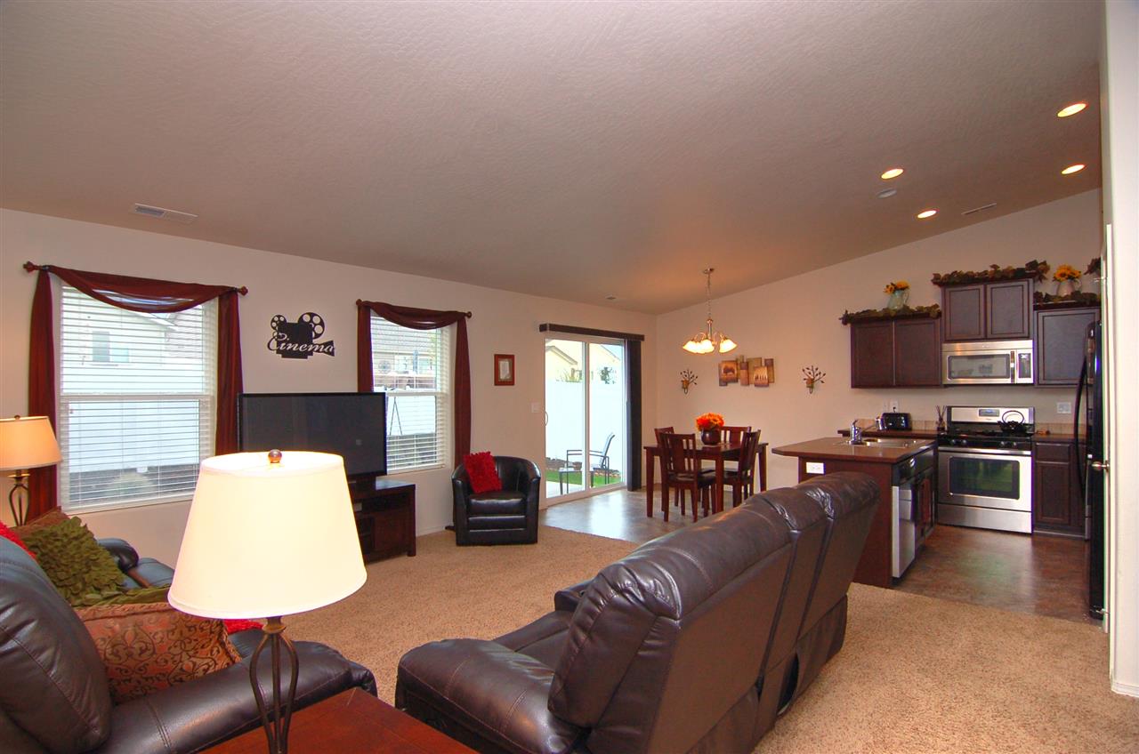 1710 West Tree Lane Spokane, WA 99208 - Photo 2 of 18 Gallery Image 2