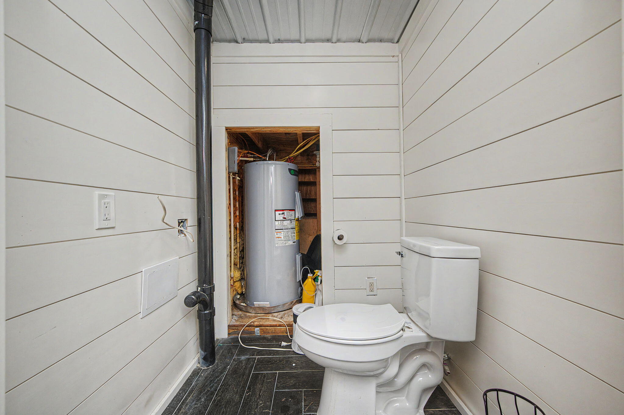 8365 Mountain City Road Baker, FL 32531 - Photo 29 of 37 Bathroom