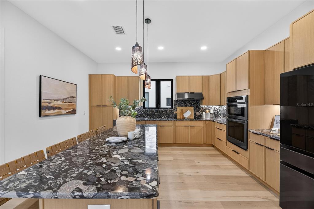 2335 Oak Terrace Sarasota, FL 34231 - Photo 19 of 82