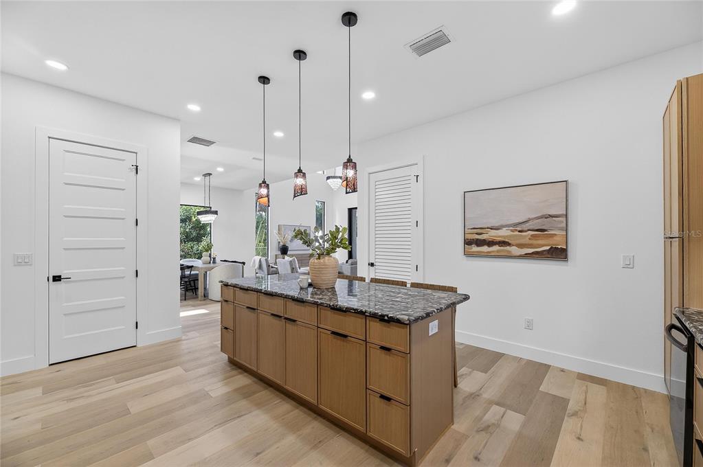 2335 Oak Terrace Sarasota, FL 34231 - Photo 21 of 82