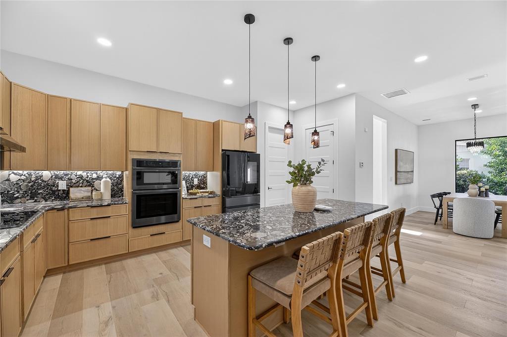 2335 Oak Terrace Sarasota, FL 34231 - Photo 22 of 82