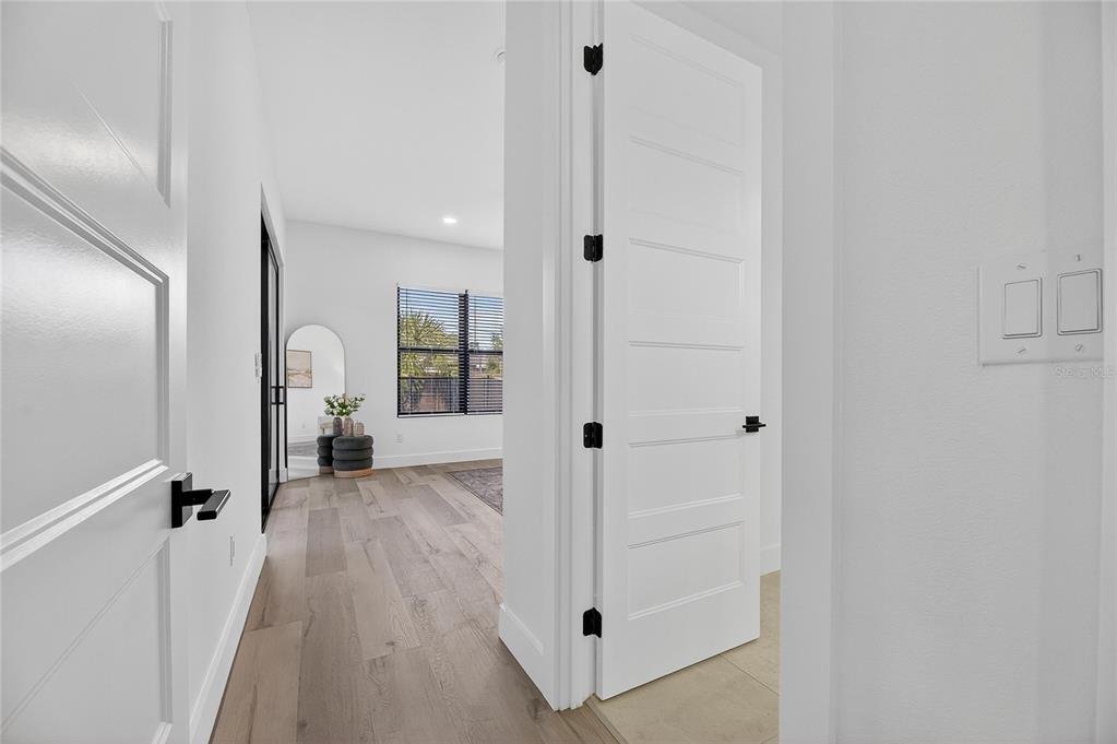 2335 Oak Terrace Sarasota, FL 34231 - Photo 31 of 82