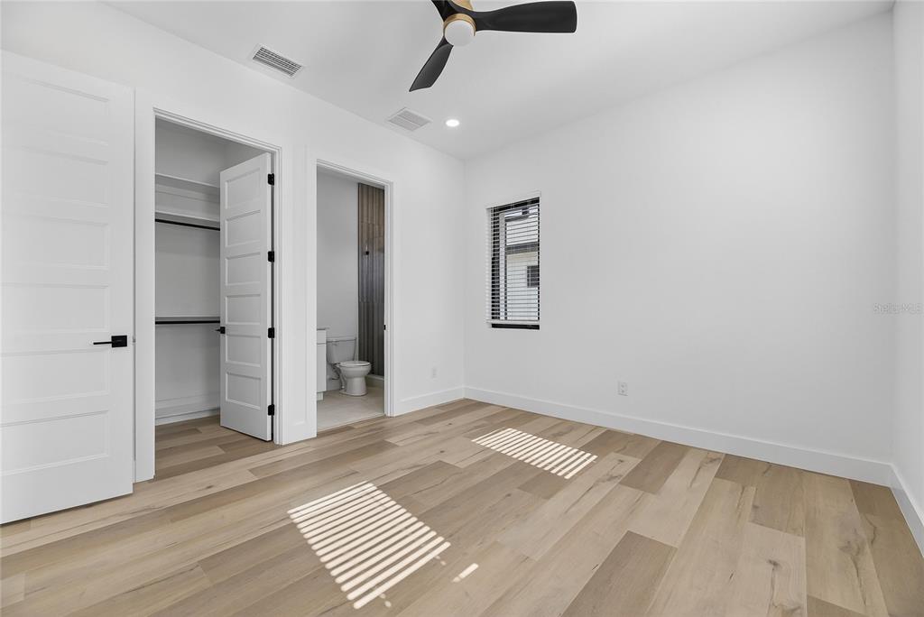 2335 Oak Terrace Sarasota, FL 34231 - Photo 43 of 82