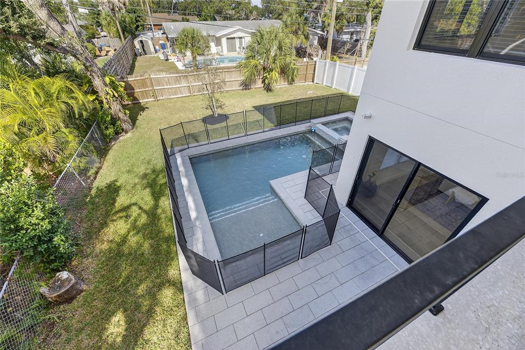 2335 Oak Terrace Sarasota, FL 34231 - Photo 53 of 82