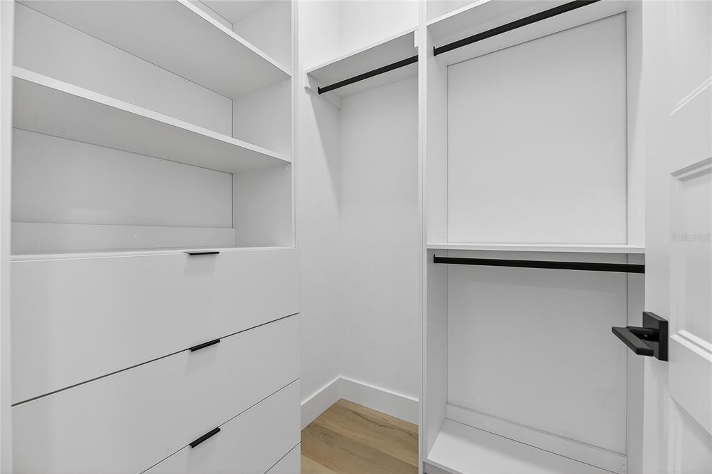 2335 Oak Terrace Sarasota, FL 34231 - Photo 57 of 82