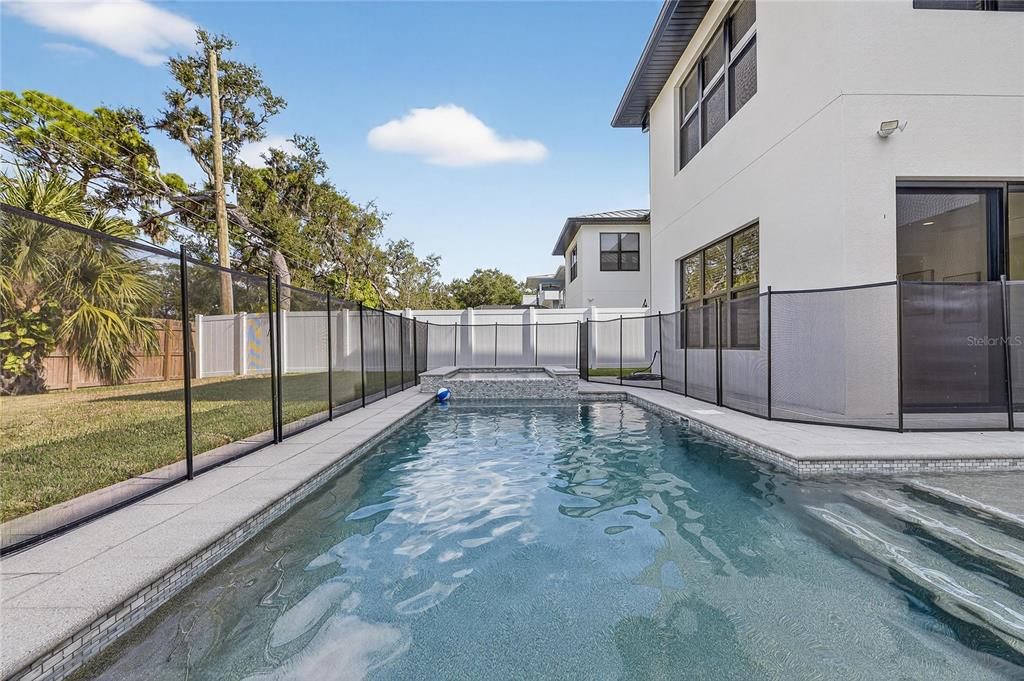 2335 Oak Terrace Sarasota, FL 34231 - Photo 62 of 82