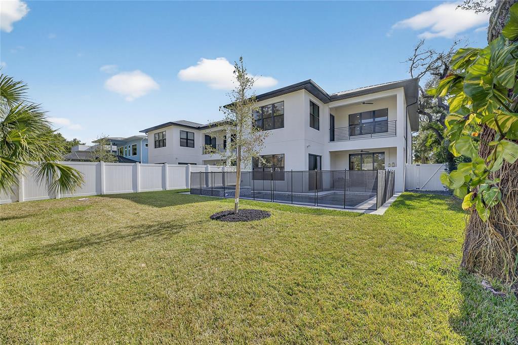 2335 Oak Terrace Sarasota, FL 34231 - Photo 67 of 82