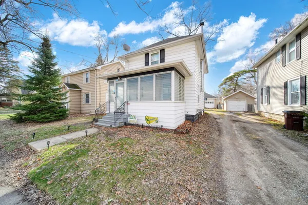 $159,900 | 414 North Pleasant Street, Jackson, MI 49202