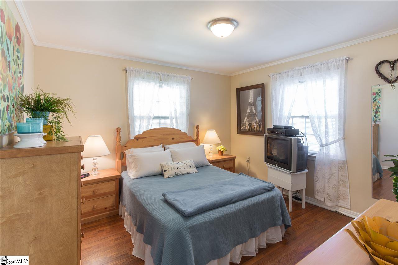107 Rutledge Avenue Greenville, SC 29617 - Photo 5 of 18 Gallery Image 5