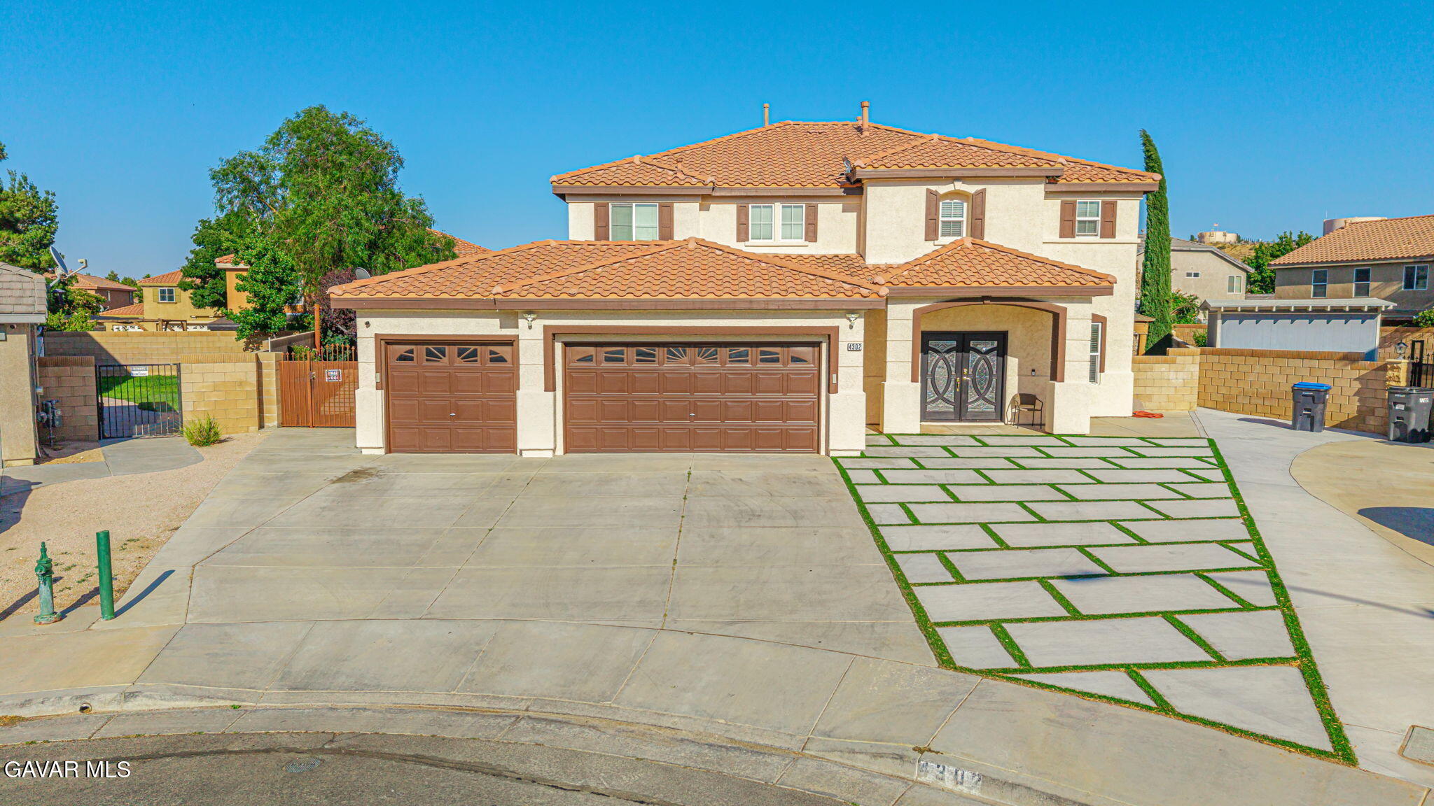 4302 Olivera Place Lancaster, CA 93536 - Photo 52 of 62 a front view of a house