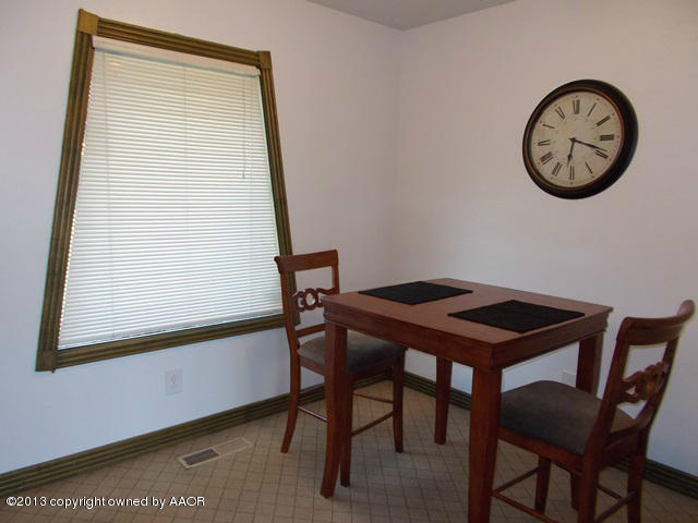 7 Sheffield Road Amarillo, TX 79124 - Photo 12 of 20 dining area in kitchen