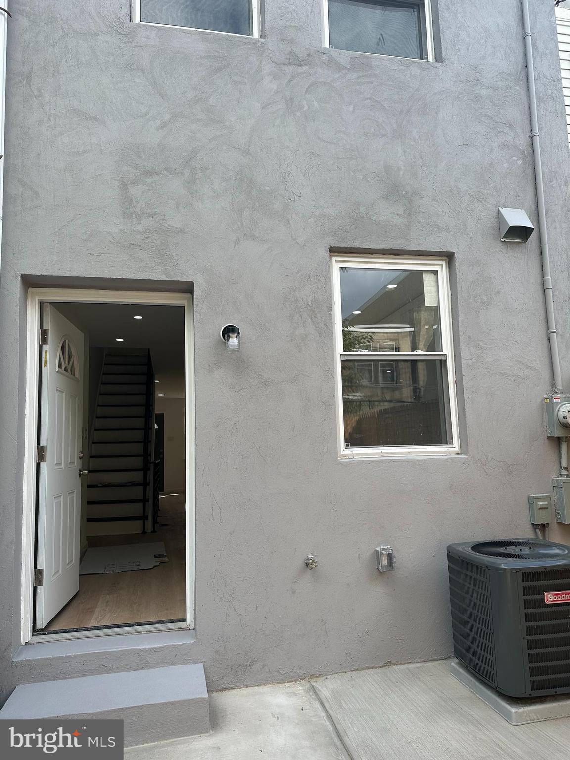 1929 Titan Street Philadelphia, PA 19146 - Photo 17 of 20 a bathroom with a tub