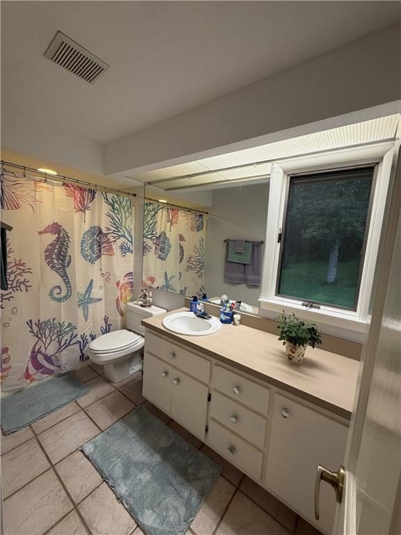 4900 Cole Road Murrysville, PA 15668 - Photo 30 of 44 Hall Bathroom