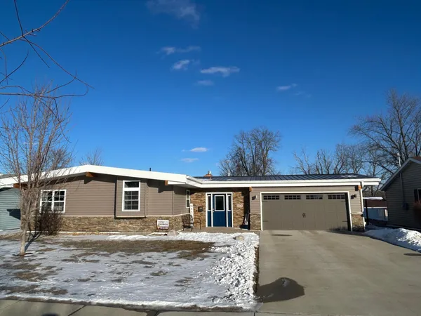 $379,900 | 1026 6th Avenue Northeast, Valley City, ND 58072