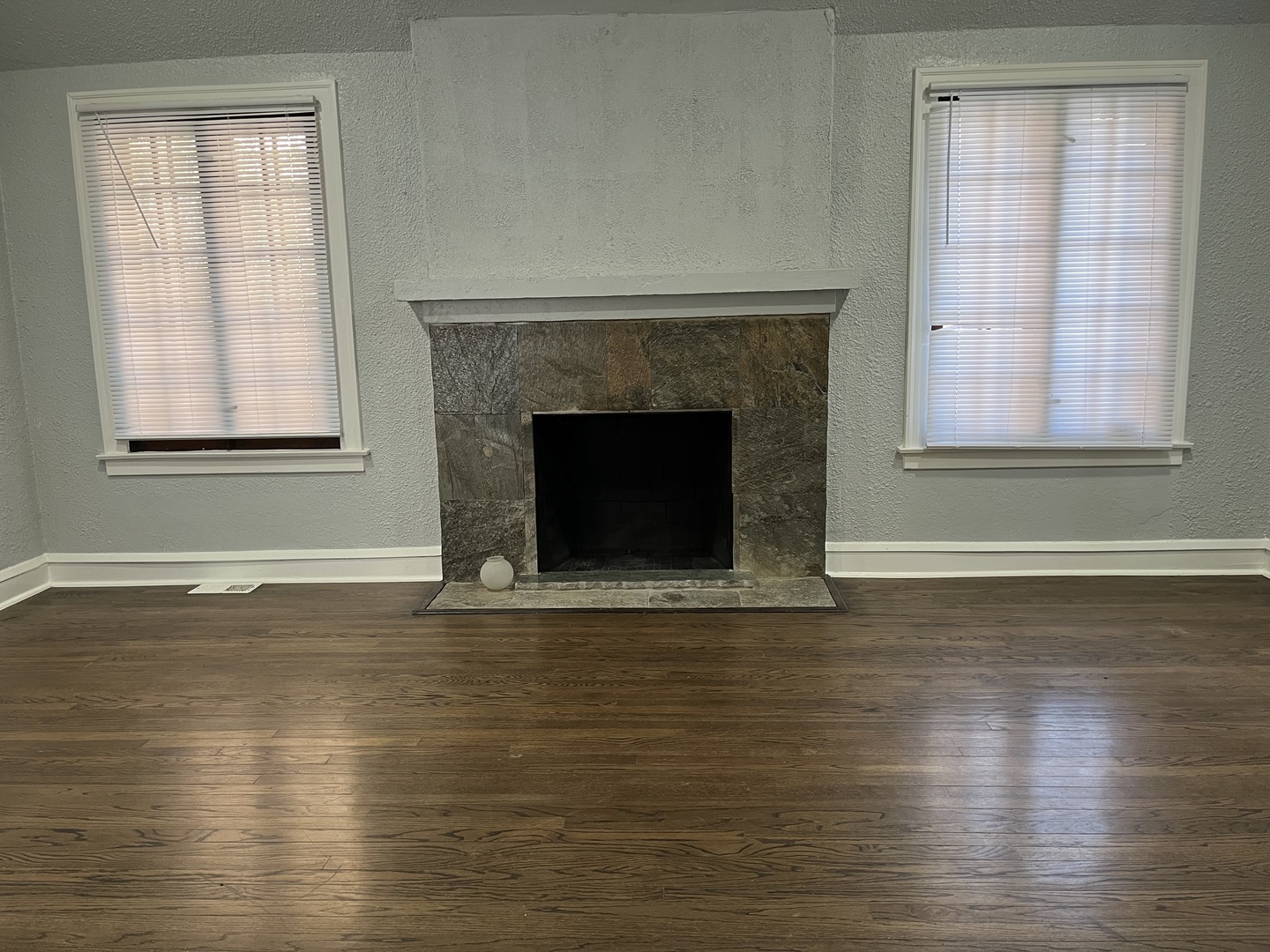 28 East 157th Street Harvey, IL 60426 - Photo 6 of 38