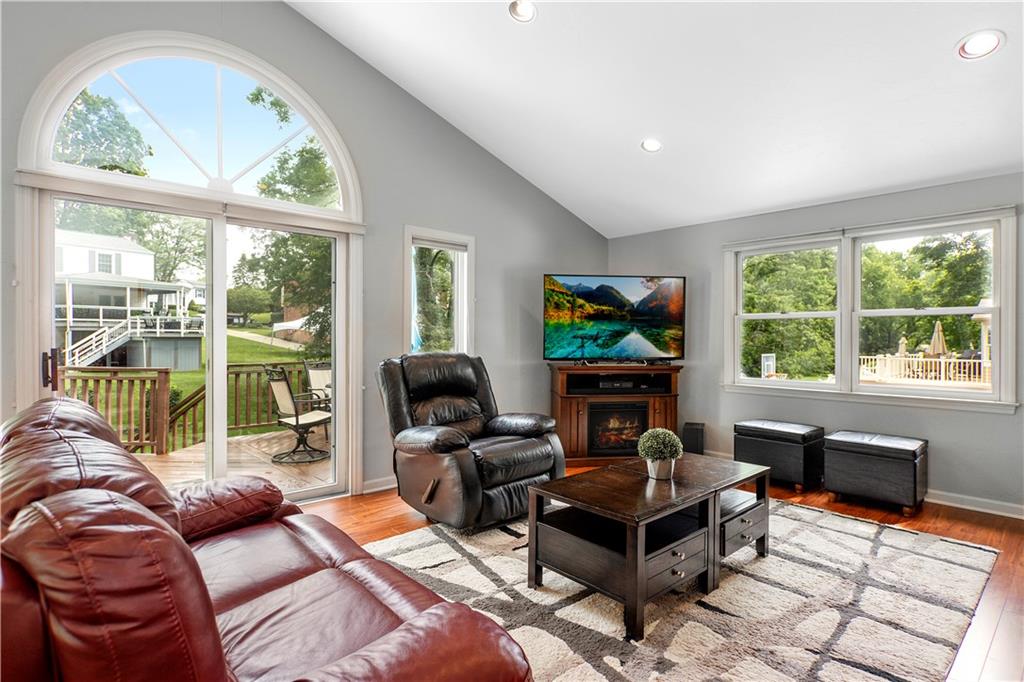 2360 Harrow Road Pittsburgh, PA 15241 - Photo 9 of 25 Gallery Image 9