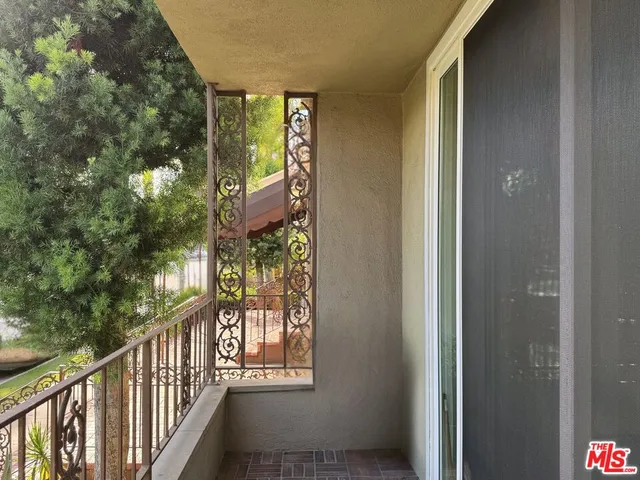 $469,000 | 10707 Camarillo Street, Unit 117, North Hollywood, CA 91602