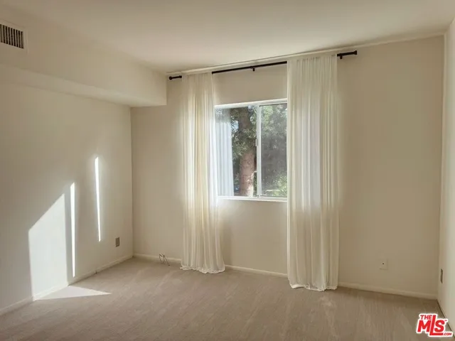 $469,000 | 10707 Camarillo Street, Unit 117, North Hollywood, CA 91602