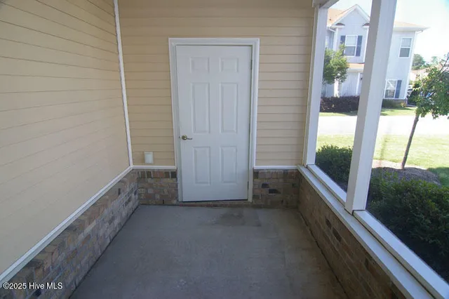 $1,250 | 1940 Tara Court, Unit 104, Greenville, NC 27858