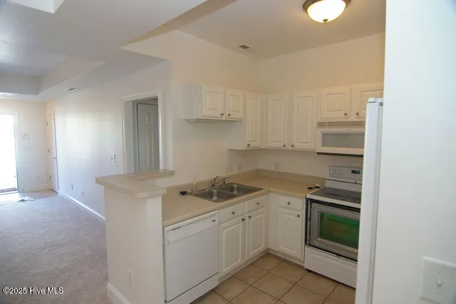 $1,250 | 1940 Tara Court, Unit 104, Greenville, NC 27858