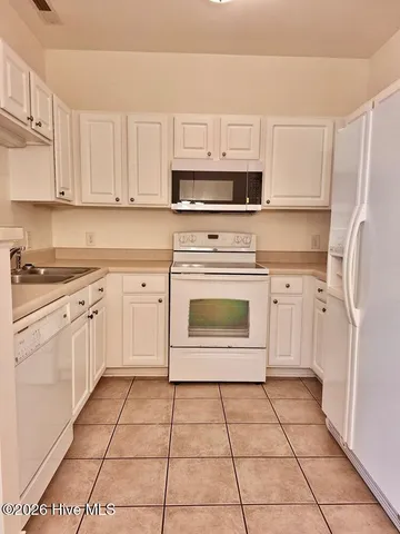 $1,250 | 1940 Tara Court, Unit 104, Greenville, NC 27858