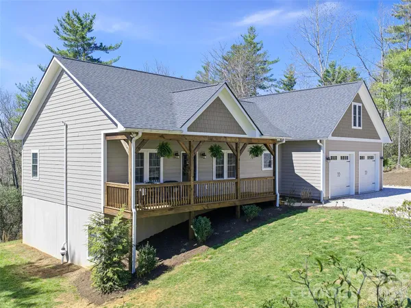 $725,000 | 111 Wipprecht Drive, Spruce Pine, NC 28777