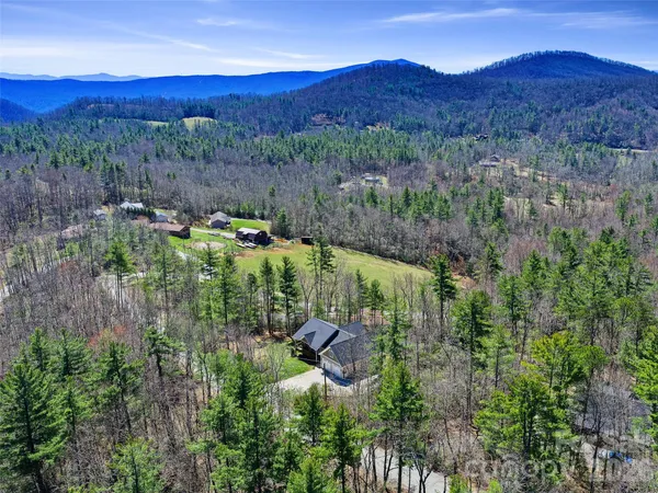 $725,000 | 111 Wipprecht Drive, Spruce Pine, NC 28777