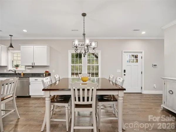 $725,000 | 111 Wipprecht Drive, Spruce Pine, NC 28777
