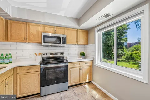 $240,000 | 3220 South 28th Street, Unit 304, Alexandria, VA 22302