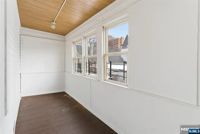 $2,600 | 130 Littleton Avenue, Unit 2, Newark, NJ 07103