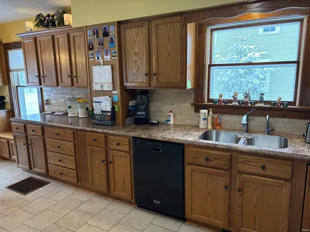 $250,000 | 667 Lehman Street, Berne, IN 46711