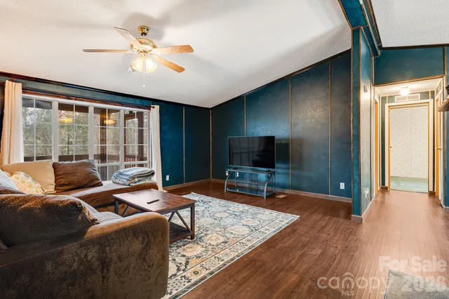 $365,000 | 106 Avian Court, Brevard, NC 28712