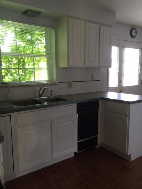 298 Topsfield Road Columbus, OH 43228 - Photo 6 of 14 Gallery Image 6