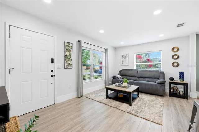 $285,000 | 2584 14th Avenue South, St. Petersburg, FL 33712