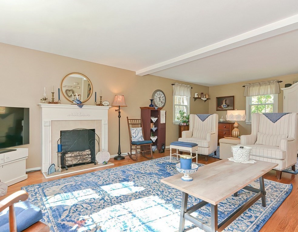 40 Robin Road Westborough, MA 01581 - Photo 18 of 42 Gallery Image 18