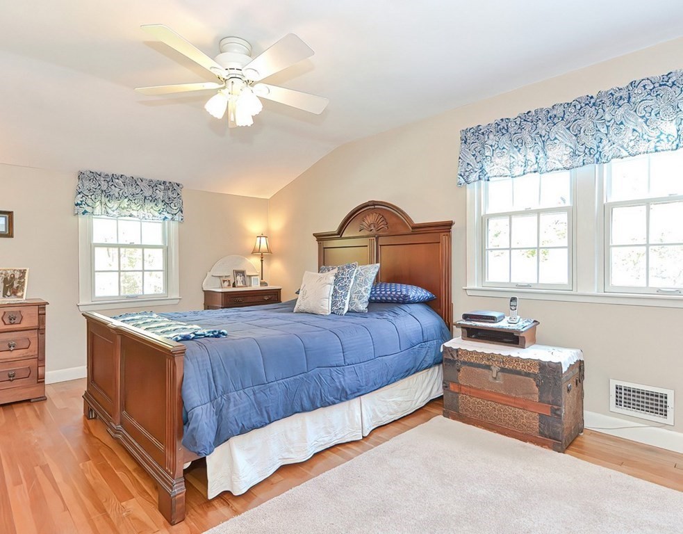 40 Robin Road Westborough, MA 01581 - Photo 20 of 42 Gallery Image 20