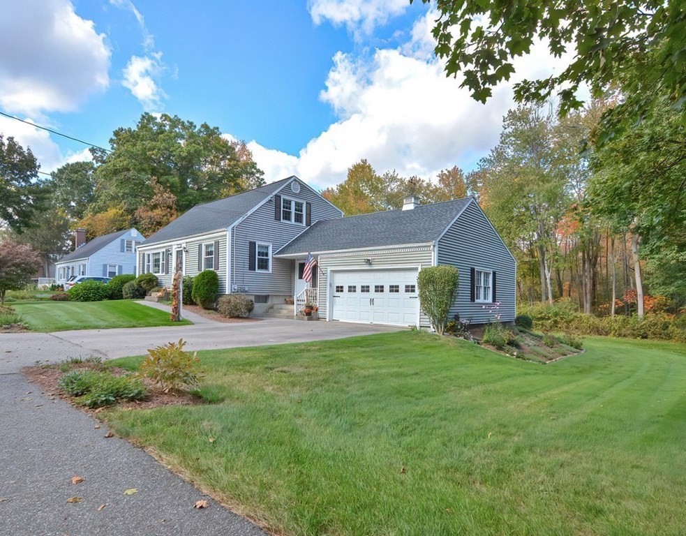 40 Robin Road Westborough, MA 01581 - Photo 2 of 42 Gallery Image 2